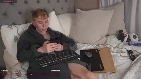 Snapshot of scottish_twink01 chatting on 06/12/26, 10:08 danny online show from 06/12/26, 10:08