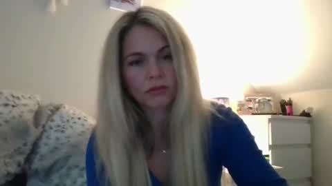 Snapshot of scottishlass1985 chatting on 03/09/26, 11:36 Scottishlass1985 online show from 03/09/26, 11:36
