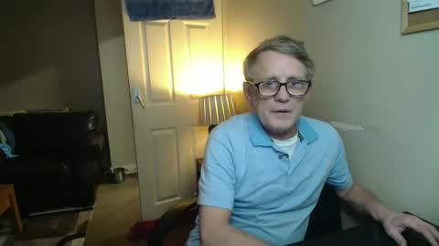 Snapshot of scottsman214 chatting on 12/22/25, 05:32 James online show from 12/22/25, 05:32