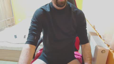 Snapshot of scotty_98 chatting on 01/12/25, 08:36 scotty_98 online show from 01/12/25, 08:36