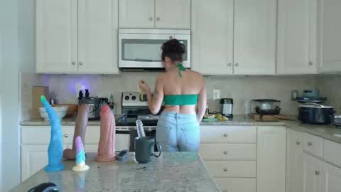 Snapshot of scout_has_fun chatting on 04/17/26, 01:58 Scout has fun online show from 04/17/26, 01:58