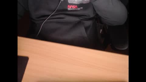 Snapshot of scz11 chatting on 12/15/25, 12:26 scz11 online show from 12/15/25, 12:26