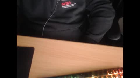 Snapshot of scz11 chatting on 12/16/25, 06:40 scz11 online show from 12/16/25, 06:40