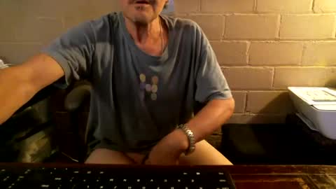 Snapshot of sdh69 chatting on 10/11/25, 07:40 eating pussy sucking dick online show from 10/11/25, 07:40