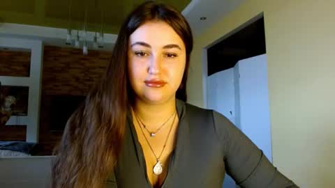 Elizabeth  online show from 11/25/25, 07:30