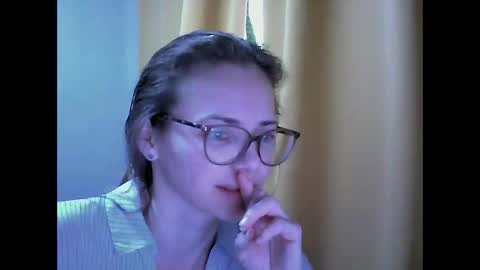 Snapshot of sea_dream chatting on 09/10/25, 04:45 SEA Dream online show from 09/10/25, 04:45