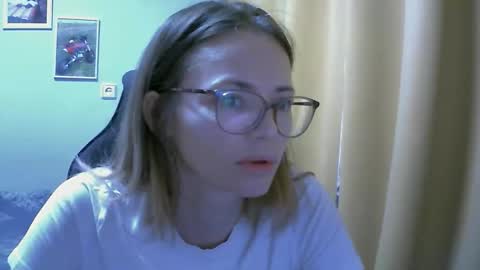 Snapshot of sea_dream chatting on 10/06/25, 04:43 SEA Dream online show from 10/06/25, 04:43