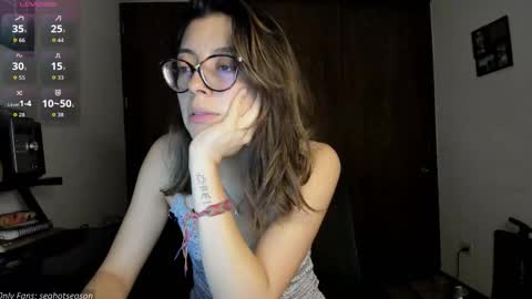 Snapshot of seahotseason chatting on 10/18/25, 02:14 Aria Independent model online show from 10/18/25, 02:14