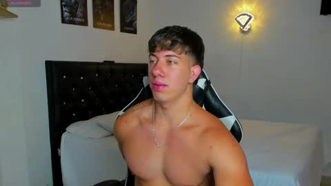 Snapshot of sean_brownx chatting on 10/23/25, 12:04 Sean online show from 10/23/25, 12:04