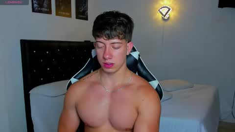 Snapshot of sean_brownx chatting on 10/25/25, 10:37 Sean online show from 10/25/25, 10:37