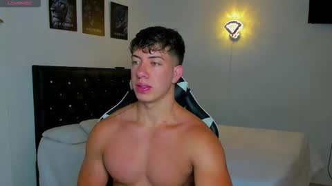 Snapshot of sean_brownx chatting on 11/04/25, 10:14 Sean online show from 11/04/25, 10:14