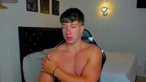 Snapshot of sean_brownx chatting on 11/26/25, 10:27 Sean online show from 11/26/25, 10:27