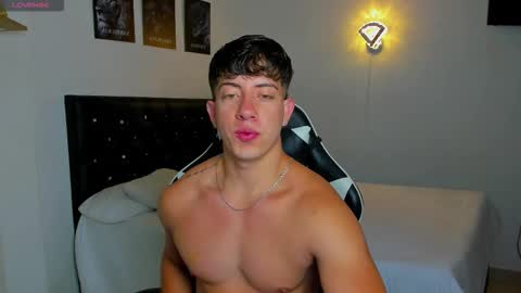 Snapshot of sean_brownx chatting on 11/28/25, 01:41 Sean online show from 11/28/25, 01:41