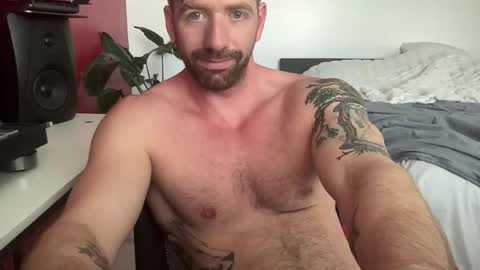 Snapshot of seanbluexxx chatting on 11/16/25, 08:25 Sean Blue online show from 11/16/25, 08:25