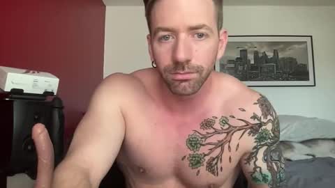 Snapshot of seanbluexxx chatting on 12/21/25, 07:10 Sean Blue online show from 12/21/25, 07:10