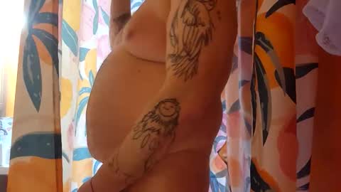 Snapshot of seanjohnson420 chatting on 11/11/25, 07:25 sean online show from 11/11/25, 07:25