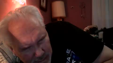 Snapshot of seanstiffy3916 chatting on 12/23/25, 02:42 seanstiffy3916 online show from 12/23/25, 02:42