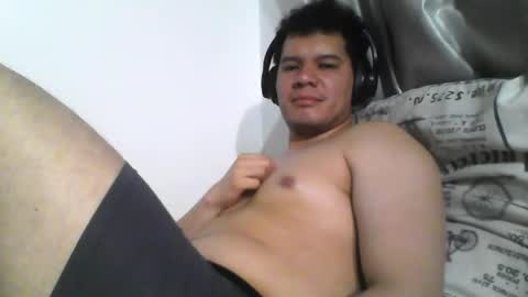 Snapshot of seb5759 chatting on 05/20/26, 05:35 seb5759 online show from 05/20/26, 05:35