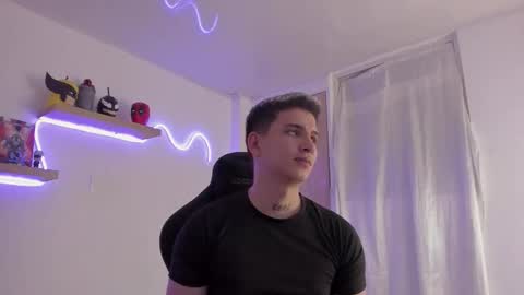 Snapshot of sebas__23 chatting on 12/22/25, 11:13 Sebastin online show from 12/22/25, 11:13