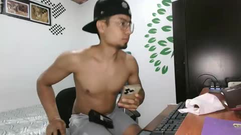 Snapshot of sebas_baby chatting on 10/19/25, 06:19 SEBASTIAN online show from 10/19/25, 06:19