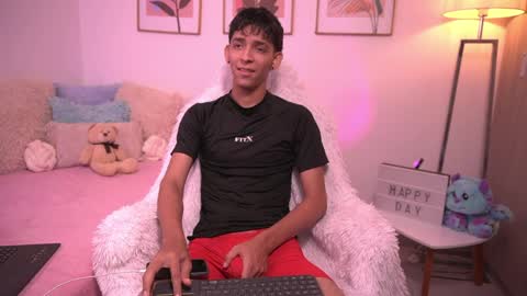 Snapshot of sebas_cat chatting on 04/01/26, 12:00 Sebastian Alvarez online show from 04/01/26, 12:00