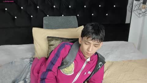Snapshot of sebas_cat chatting on 05/04/26, 01:12 Sebastian Alvarez online show from 05/04/26, 01:12