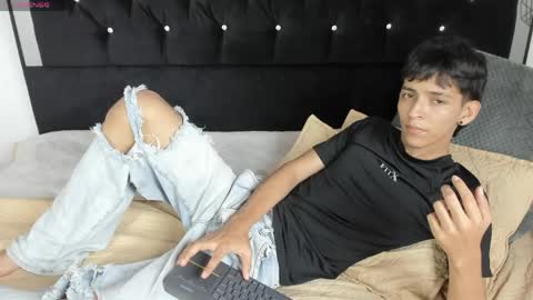 Snapshot of sebas_cat chatting on 05/06/26, 01:57 Sebastian Alvarez online show from 05/06/26, 01:57