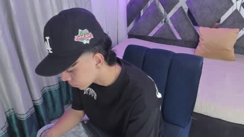 Snapshot of sebas_pretty7 chatting on 03/24/26, 12:32 sebas_pretty7 online show from 03/24/26, 12:32