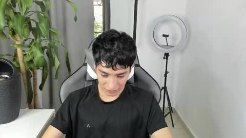 Snapshot of sebas_rosse chatting on 01/10/26, 03:25 sebastian online show from 01/10/26, 03:25