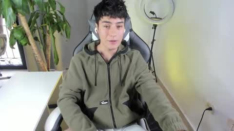 Snapshot of sebas_rosse chatting on 02/23/26, 03:53 sebastian online show from 02/23/26, 03:53