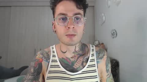 Snapshot of sebasbigdick_ chatting on 12/17/24, 02:44 spityio instagram online show from 12/17/24, 02:44