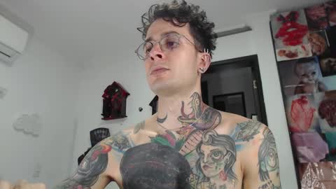 Snapshot of sebasbigdick_ chatting on 02/14/25, 03:00 spityio instagram online show from 02/14/25, 03:00