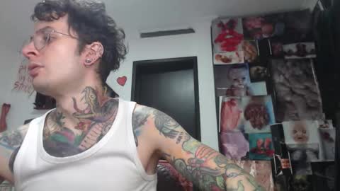 Snapshot of sebasbigdick_ chatting on 10/19/25, 06:36 spityio instagram online show from 10/19/25, 06:36