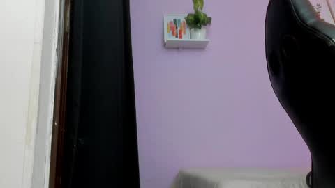 Snapshot of sebastamayo_ chatting on 04/29/26, 04:11 SEBAS online show from 04/29/26, 04:11