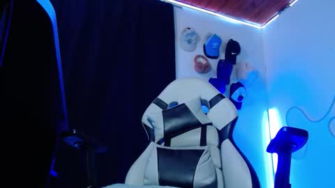 Sebastian online show from 12/15/25, 05:01