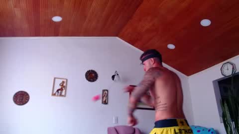 Sebastian online show from 05/25/26, 02:56