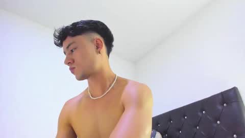 Snapshot of sebastian_dash chatting on 02/16/25, 12:30 SEBAS online show from 02/16/25, 12:30