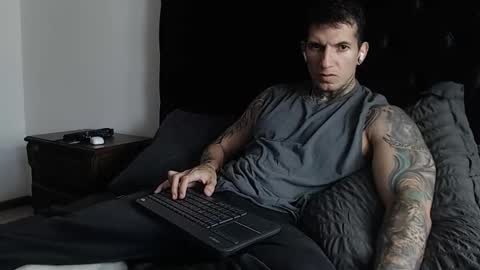 Snapshot of sebastian_muss chatting on 01/10/26, 09:16 Sebastian online show from 01/10/26, 09:16