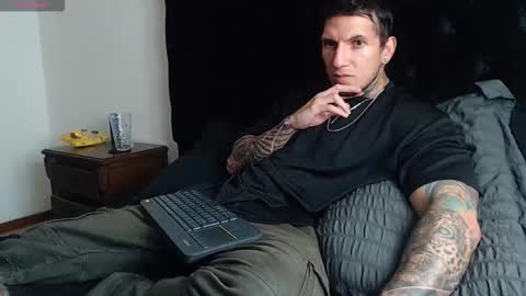 Snapshot of sebastian_muss chatting on 02/08/26, 12:36 Sebastian online show from 02/08/26, 12:36