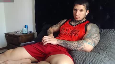 Snapshot of sebastian_muss chatting on 02/13/26, 07:32 Sebastian online show from 02/13/26, 07:32