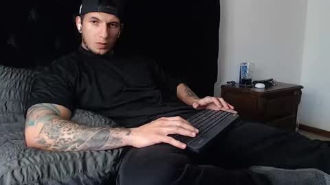 Snapshot of sebastian_muss chatting on 02/15/26, 07:10 Sebastian online show from 02/15/26, 07:10