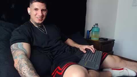 Snapshot of sebastian_muss chatting on 02/23/26, 06:49 Sebastian online show from 02/23/26, 06:49