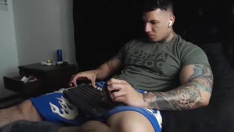 Snapshot of sebastian_muss chatting on 03/11/26, 04:13 Sebastian online show from 03/11/26, 04:13