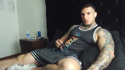 Snapshot of sebastian_muss chatting on 03/13/26, 03:18 Sebastian online show from 03/13/26, 03:18