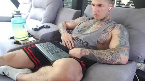 Snapshot of sebastian_muss chatting on 03/24/26, 06:46 Sebastian online show from 03/24/26, 06:46