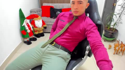 Snapshot of sebastian_oconnor77 chatting on 12/29/24, 04:40 juan sebastian online show from 12/29/24, 04:40
