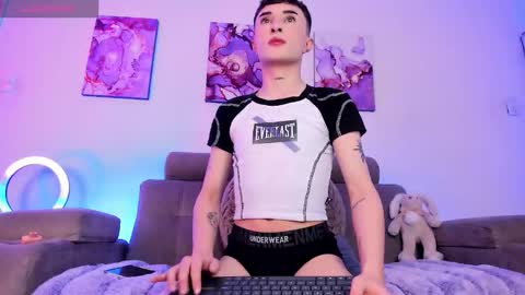 Snapshot of sebastianhilton chatting on 03/24/26, 03:17 . INDEPENDENT MODEL online show from 03/24/26, 03:17