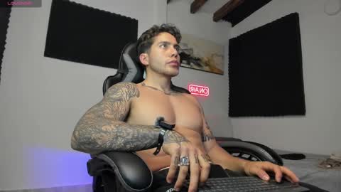 Snapshot of sebastianortizm chatting on 09/27/25, 11:54 Lucian Sinclair online show from 09/27/25, 11:54