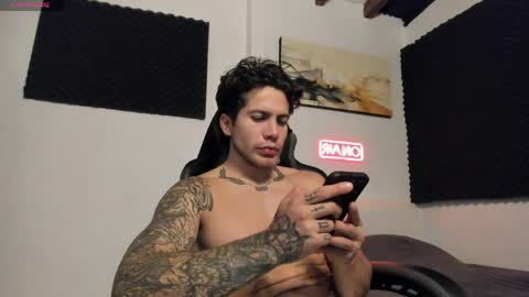 Snapshot of sebastianortizm chatting on 03/30/26, 02:45 Lucian Sinclair online show from 03/30/26, 02:45