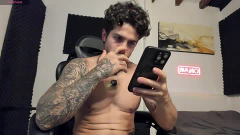 Snapshot of sebastianortizm chatting on 04/10/26, 03:56 Lucian Sinclair online show from 04/10/26, 03:56